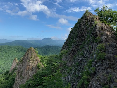 八剣山山頂手前