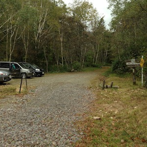 ホロホロ山登山口の駐車場