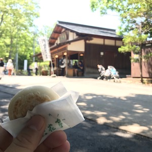 北海道神宮内六花亭の判官さま