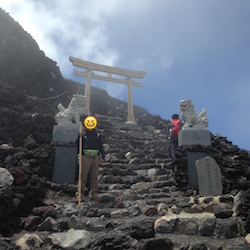 富士山頂上の鳥居