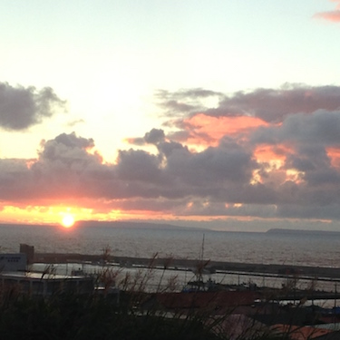 天売島に沈む夕日