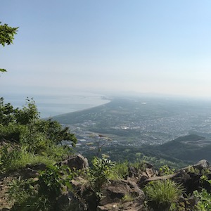 石狩湾と増毛の山