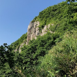 頂上直下の岩場